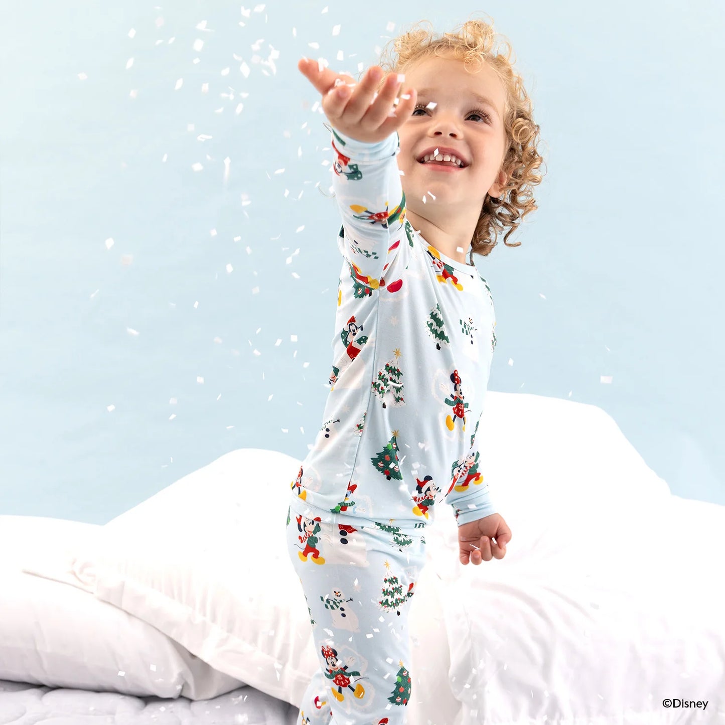 Mickey & Friends Snow Excited- 2 Piece Long Sleeve Magnetic Set