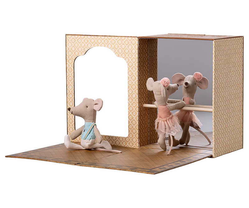 Ballet Mouse Studio with brother and sister mouse
