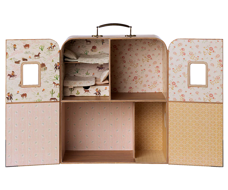 Suitcasa Mouse House