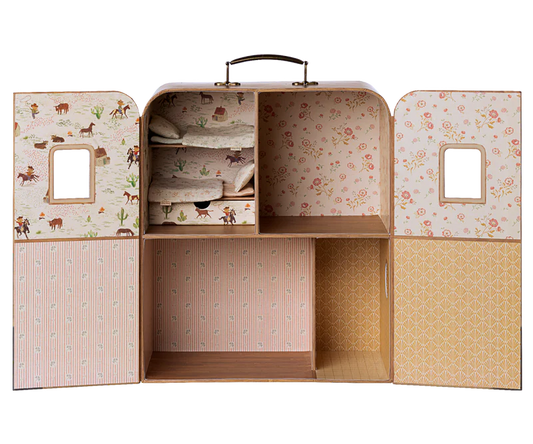 Suitcasa Mouse House